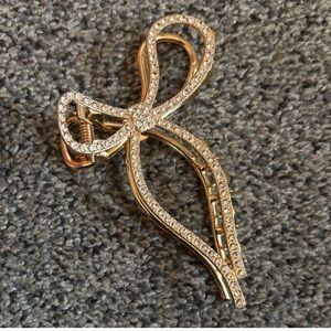 Sparkling Gold Bow Brooch